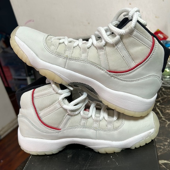 Jordan 11 - Picture 1 of 6